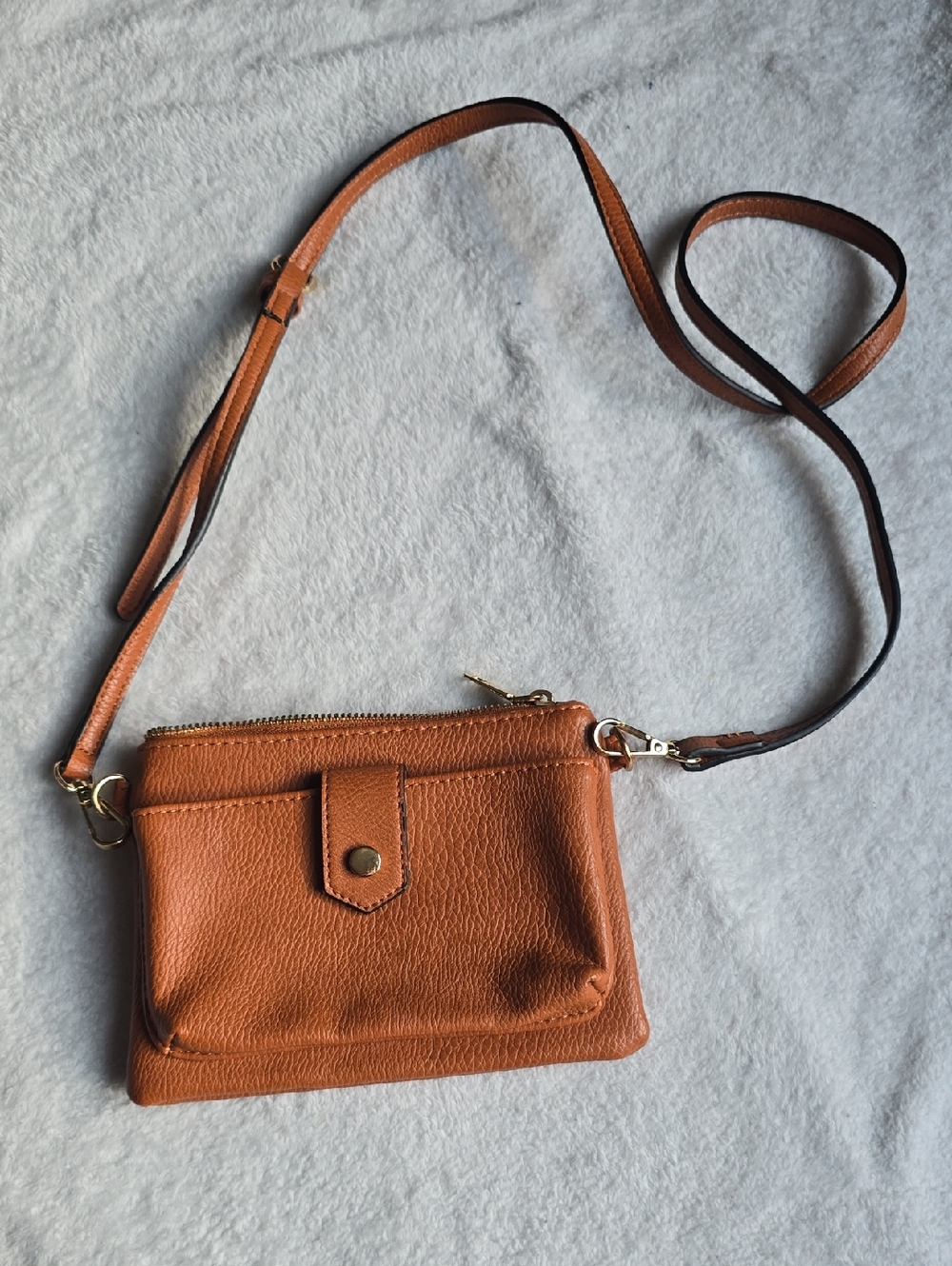 Women's Tan Leather Crossbody Bag - Classic Shoulder Pouch